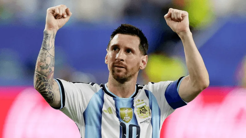 Chiều cao chính thức 1m70 không thể ngăn cản Lionel Messi trở thành cầu thủ vĩ đại nhất lịch sử.